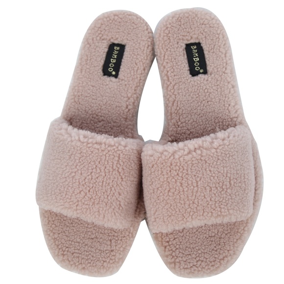 Size 8.5 Blush Faux Sherpa Slide Sandals - Picture 2 of 7